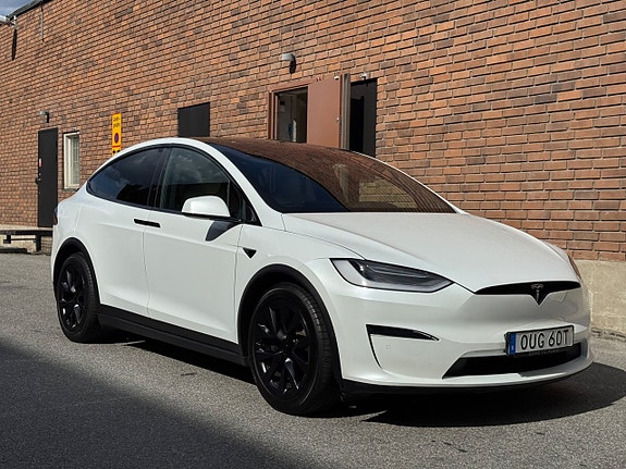 Tesla Model X 7 of 28