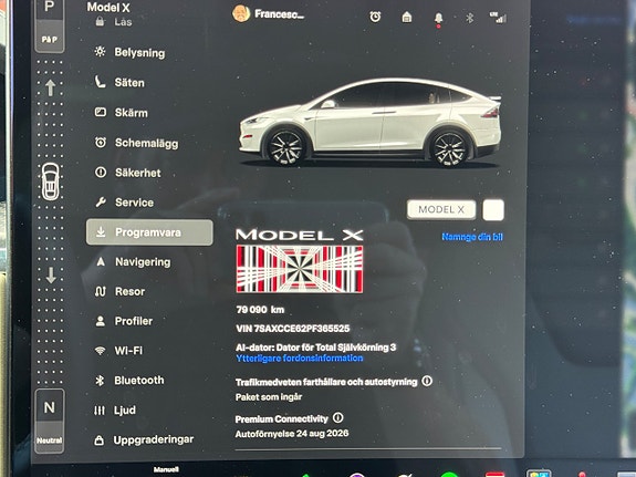 Tesla Model X 22 of 28