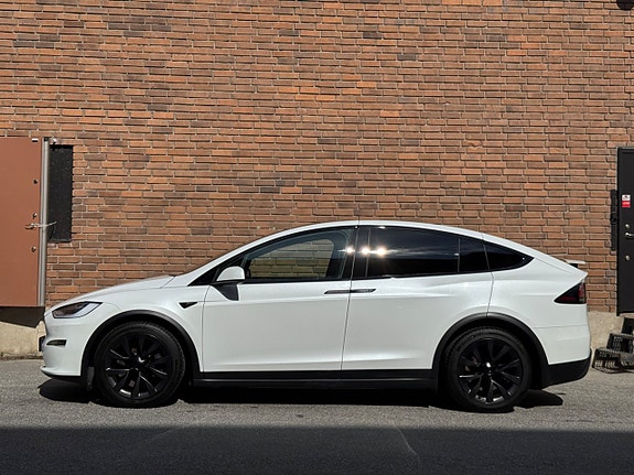 Tesla Model X 2 of 28