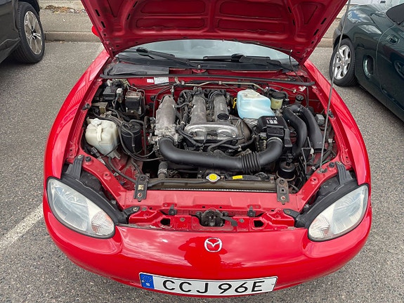 Mazda MX-5 9 of 18