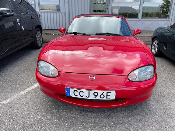 Mazda MX-5 3 of 18