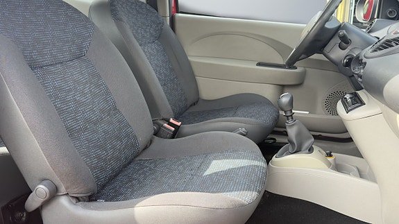 Renault Twingo 3 of 5