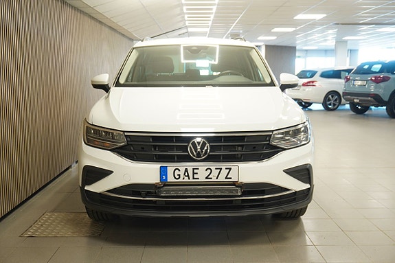 Volkswagen Tiguan 4 of 5