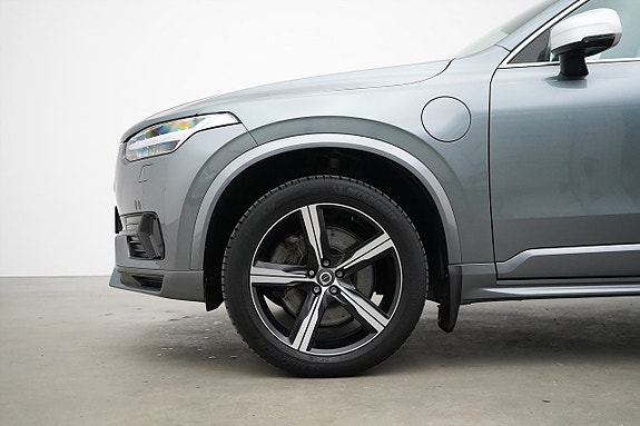 Volvo XC90 2 of 5