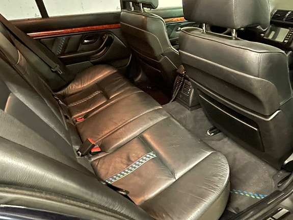 Alpina B10 11 of 20