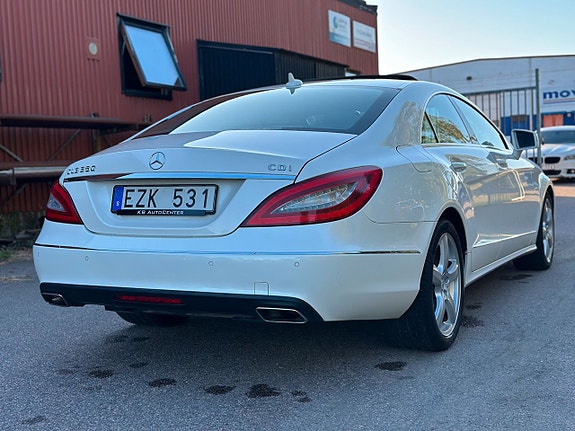 Mercedes-Benz CLS350 4 of 5