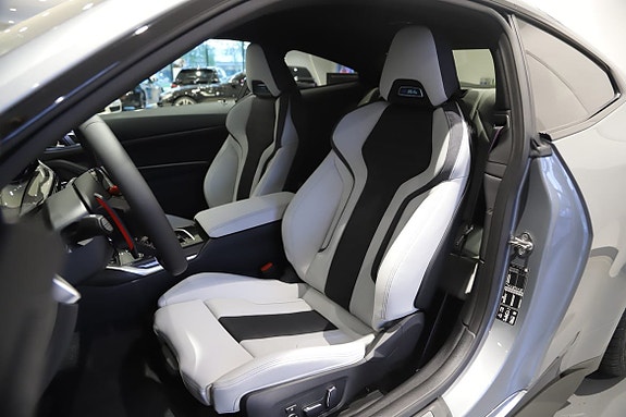 BMW M4 10 of 18