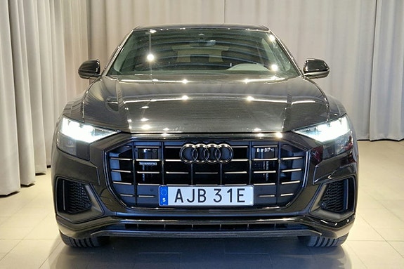 Audi Q8 2 of 22
