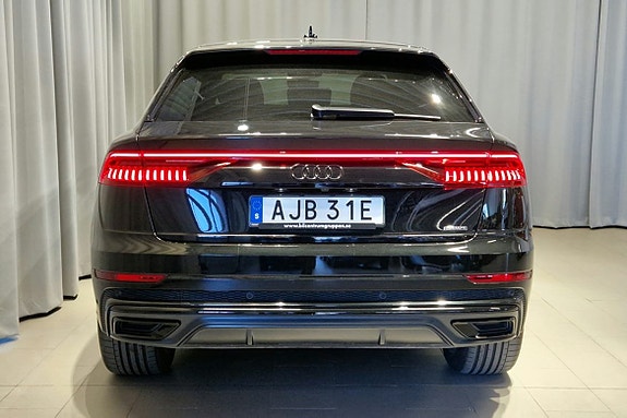 Audi Q8 5 of 22