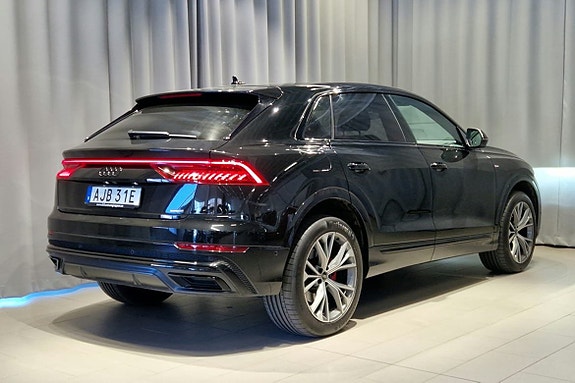 Audi Q8 4 of 22