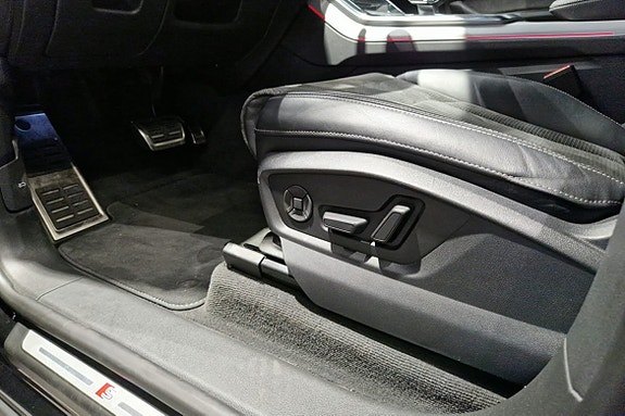 Audi Q8 13 of 22