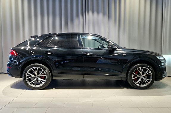 Audi Q8 3 of 22