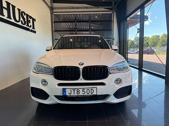 BMW X5 2 of 5