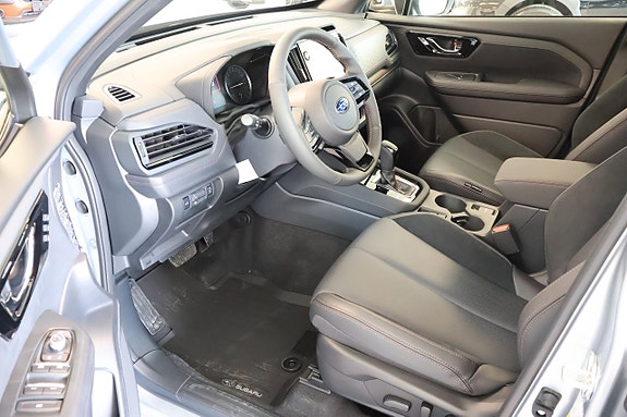 Subaru Forester 3 of 5