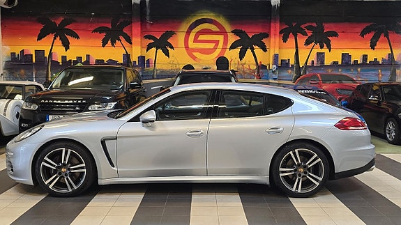 Porsche Panamera 4 2 of 5