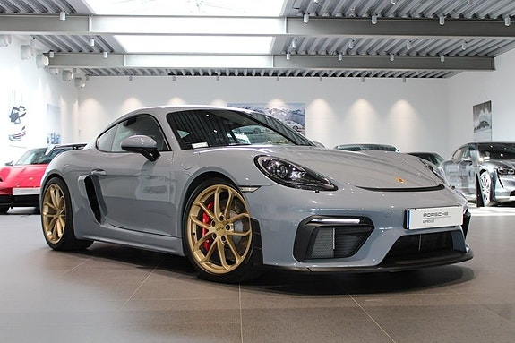 Porsche 718 Cayman GT4