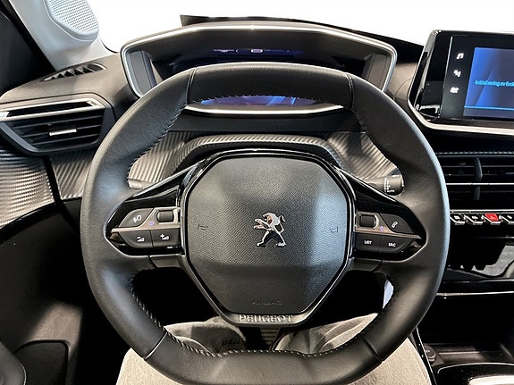 Peugeot 208 7 of 17