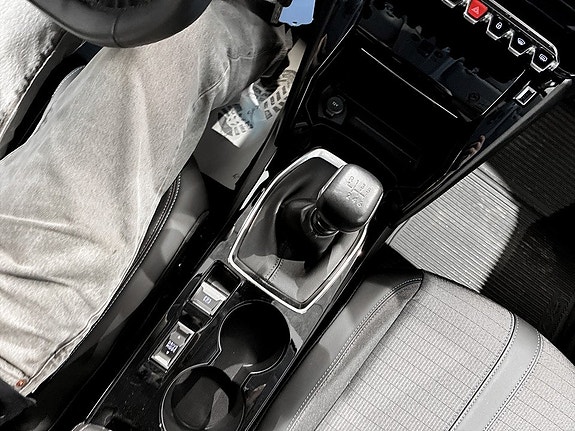 Peugeot 208 12 of 17