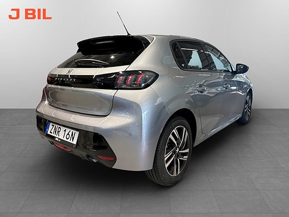 Peugeot 208 3 of 17