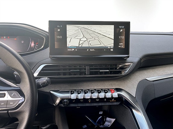 Peugeot 3008 12 of 17