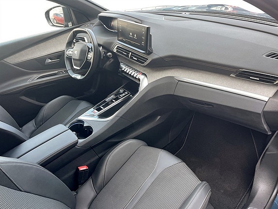 Peugeot 3008 13 of 17