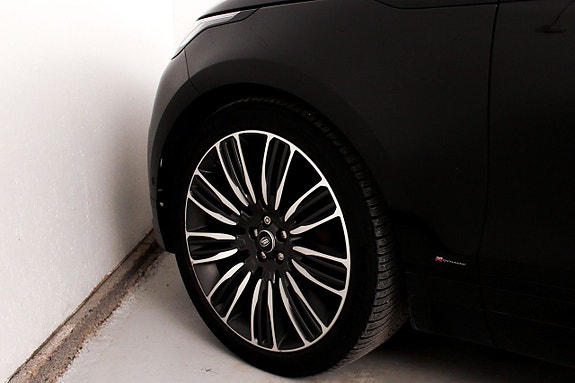 Land Rover Range Rover Velar 12 of 28