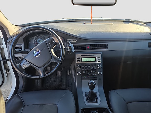 Volvo V70 9 of 13