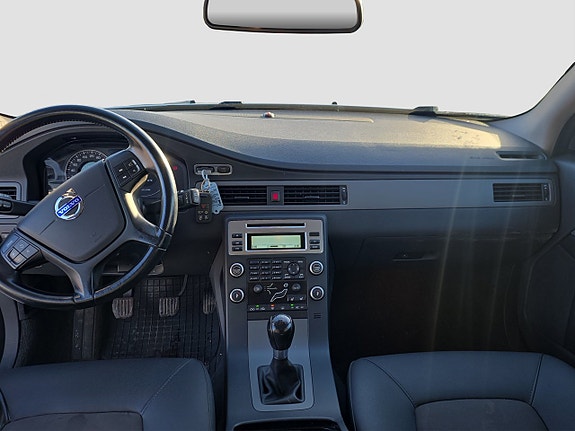 Volvo V70 10 of 13