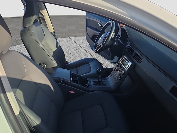 Volvo V70 11 of 13