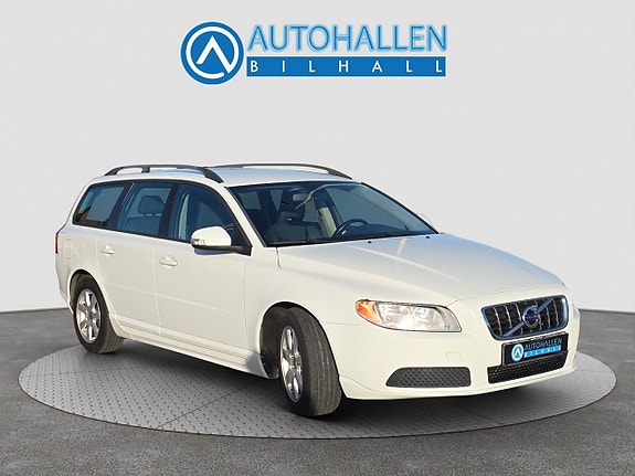 Volvo V70 2 of 13