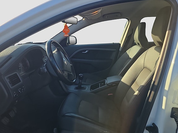 Volvo V70 7 of 13