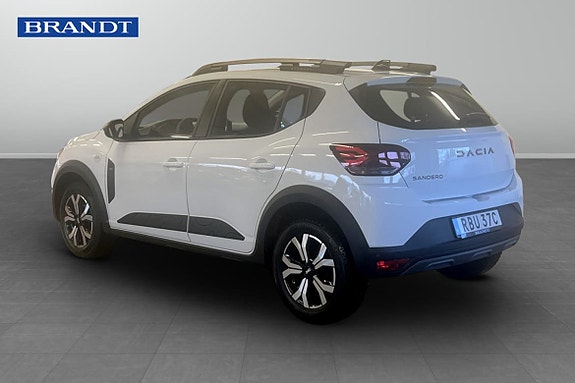 Dacia Sandero Stepway 2 of 5
