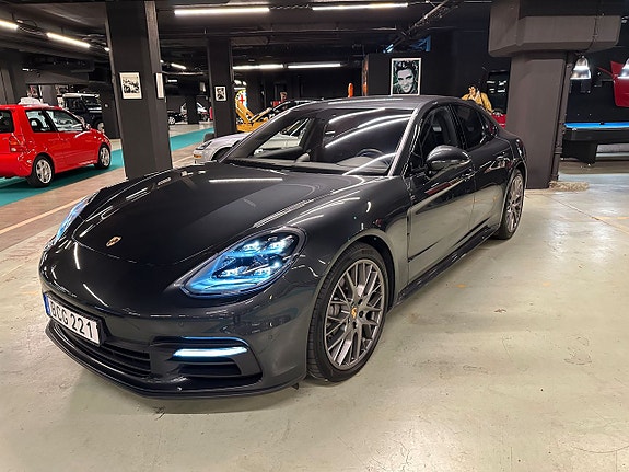 Porsche Panamera 4S