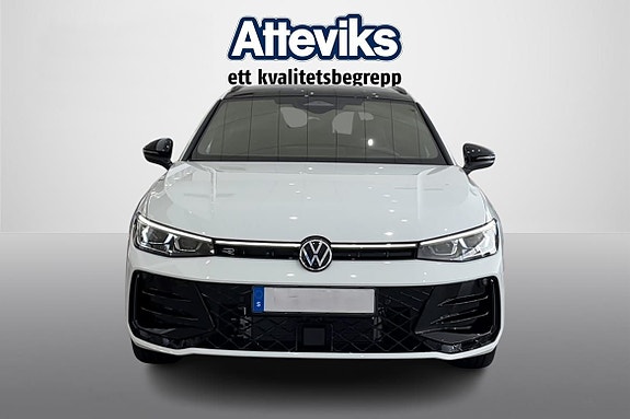 Volkswagen Passat 2 of 5