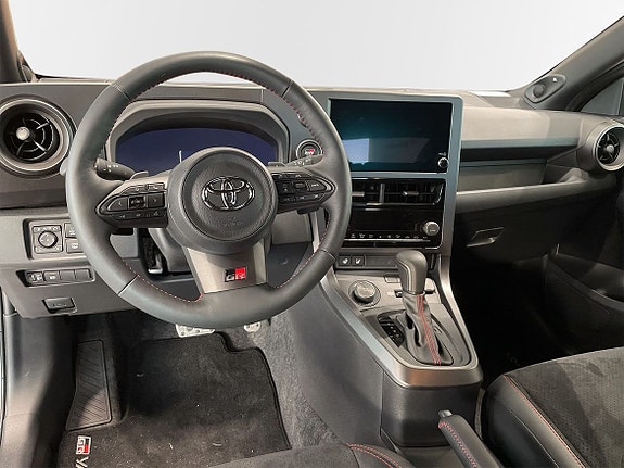 Toyota Yaris 7 of 11