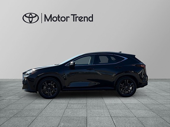 Lexus NX450h+ 3 of 5