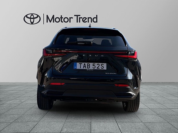 Lexus NX450h+ 4 of 5