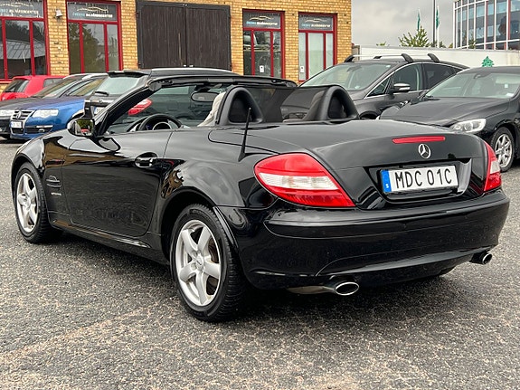 Mercedes-Benz SLK200 8 of 23
