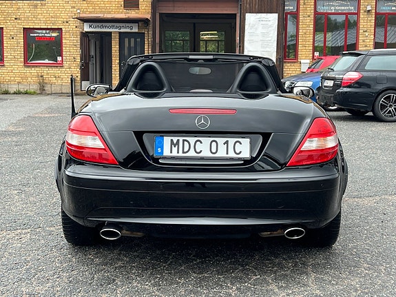 Mercedes-Benz SLK200 4 of 23