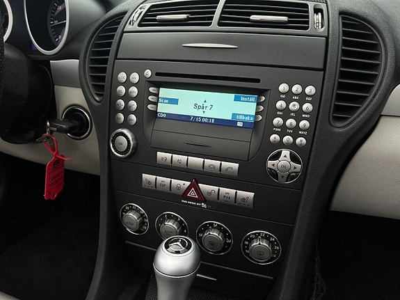 Mercedes-Benz SLK200 19 of 23