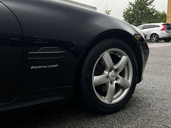 Mercedes-Benz SLK200 14 of 23