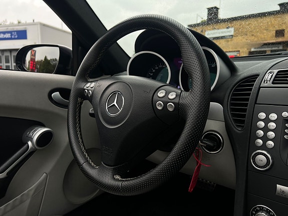 Mercedes-Benz SLK200 18 of 23