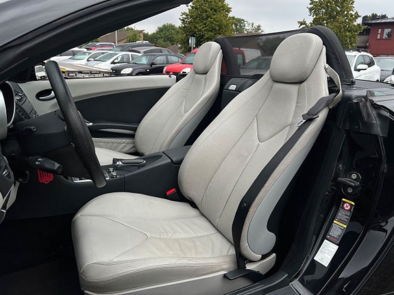Mercedes-Benz SLK200 10 of 23