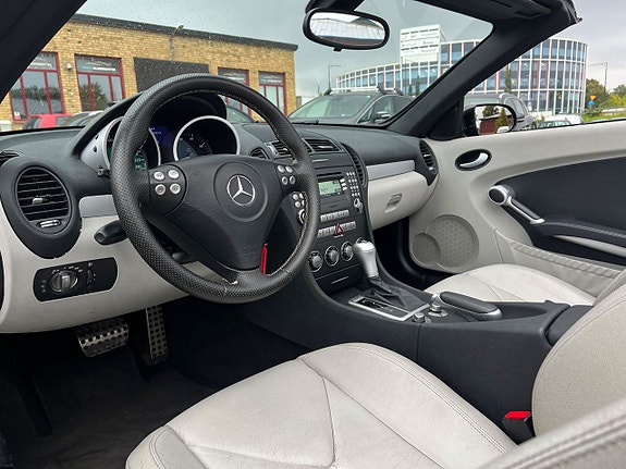 Mercedes-Benz SLK200 11 of 23