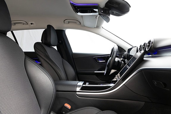 Mercedes-Benz C220 13 of 26