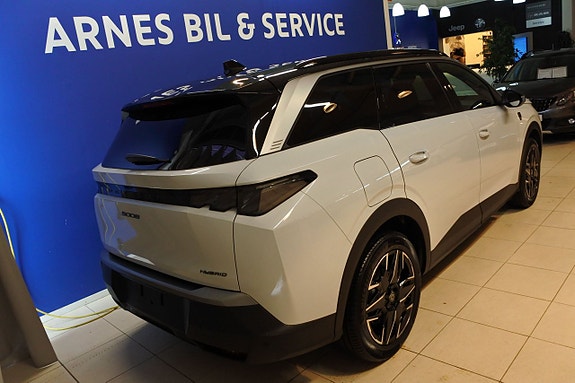 Peugeot 5008 3 of 5