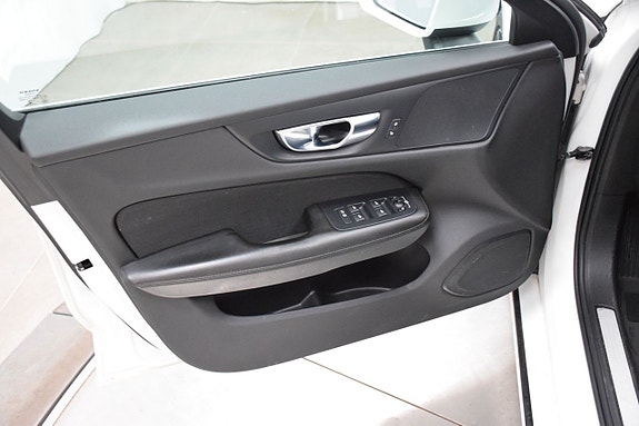 Volvo V60 22 of 23