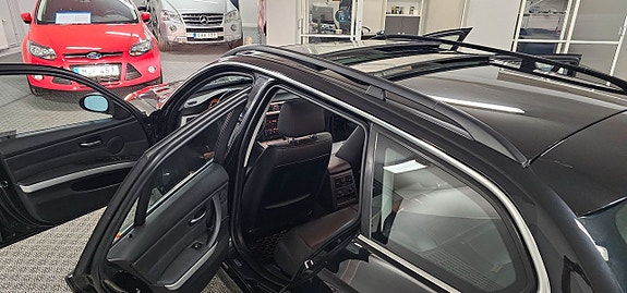 BMW 325i 18 of 26