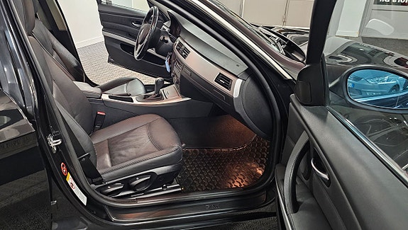 BMW 325i 10 of 26