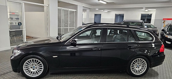 BMW 325i 2 of 5